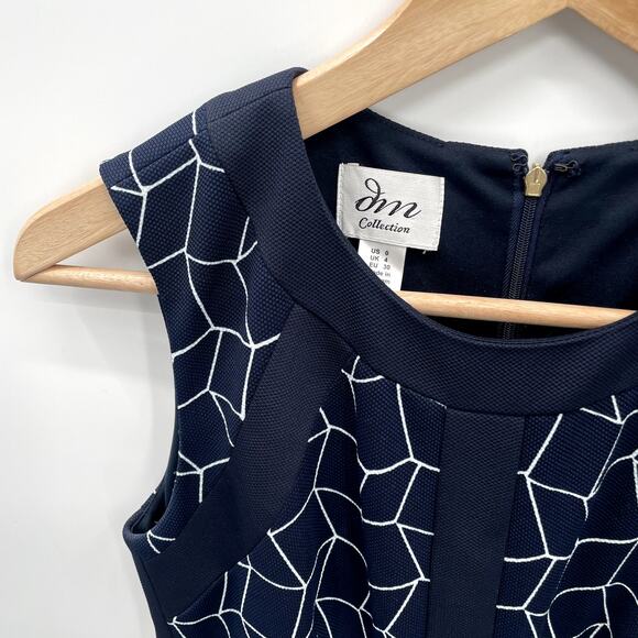 DONNA MORGAN NWT Navy Geometric Sleeveless Sheath Dress // 0 - Picture 3 of 10